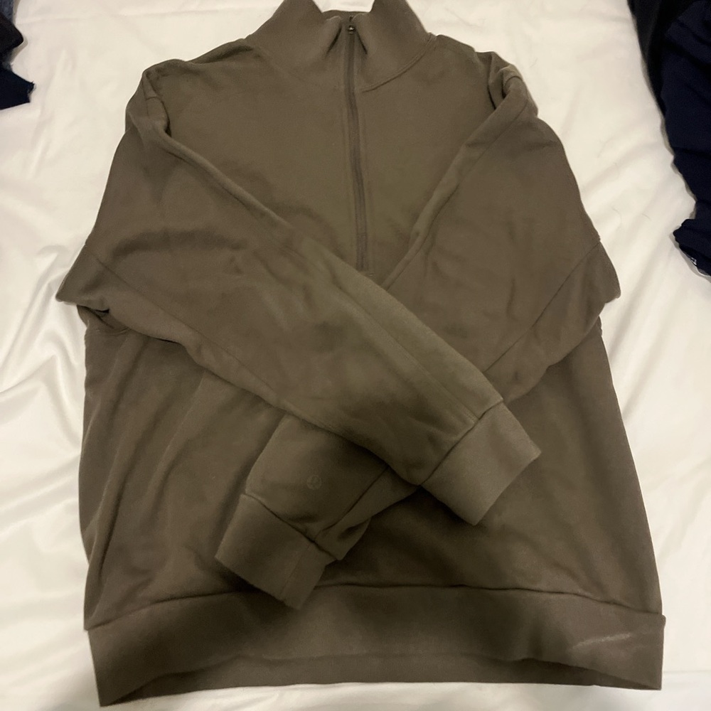 Lululemon men’s sweatshirt